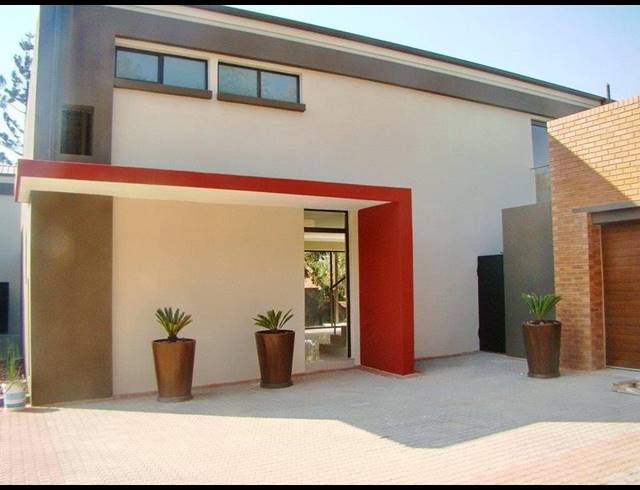 4 BEDROOM PROPERTY TO RENT IN MENLO PARK